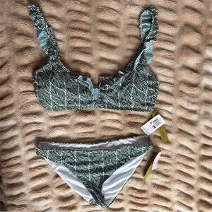 Gianni Bini Bikini Set Green Leaf Ruffle Underwire V Cutout XL NWT